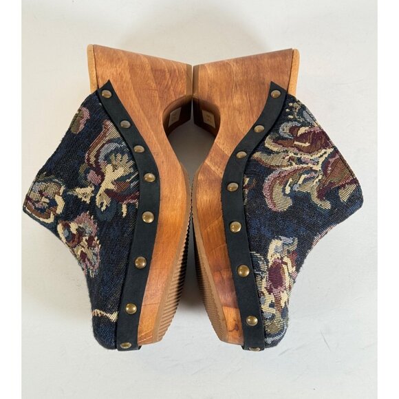 Five Worlds Floral Tapestry Slip-On Clogs - Picture 7 of 13